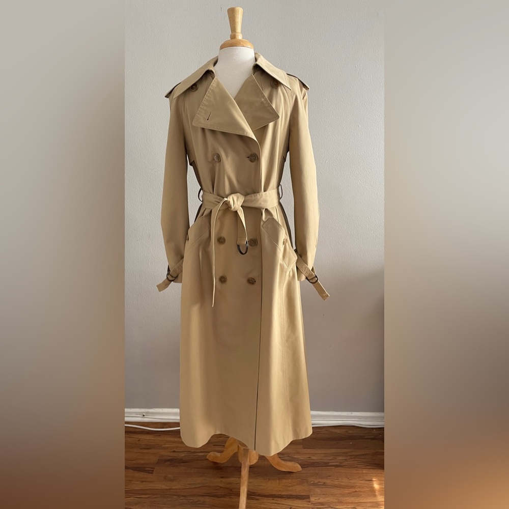 Vintage classic tan dolman sleeved raincoat